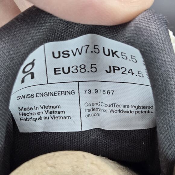 NEW ON Cloudwander Waterproof Womens Size 7.5 Running Shoes Sand Black - Picture 10 of 12